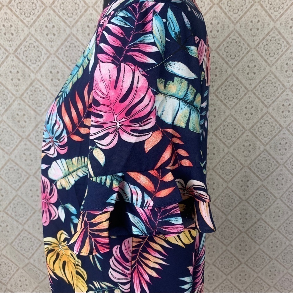 Tropical Navy Blue Leaf Print Blouse – Vacation Vibes, NWOT, Size M - Picture 11 of 11